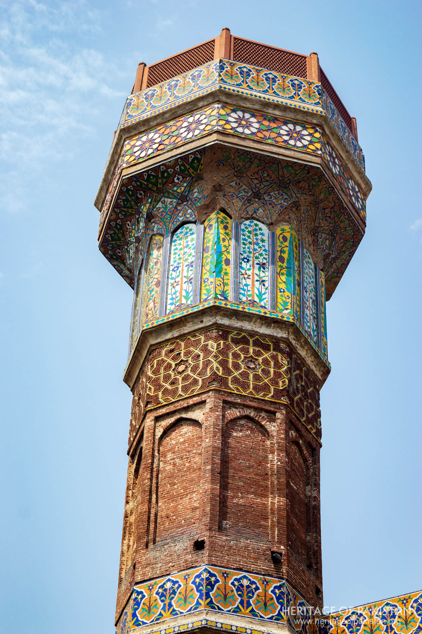 It served as the monumental gateway to a grand garden believed to be patronised by Jahanara Begum.